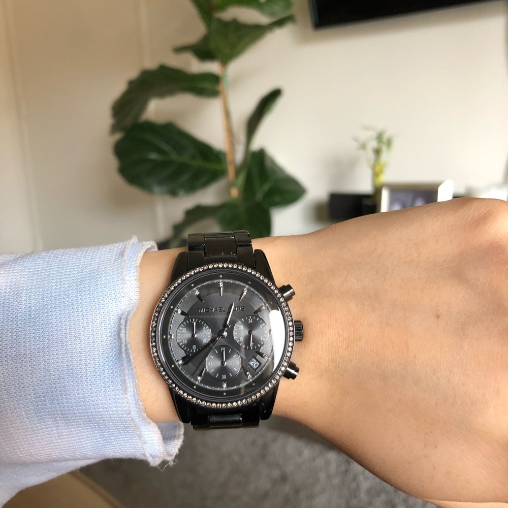 Michael Kors Black Watch - Picture 5 of 5